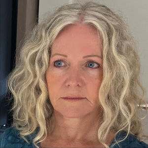 Meet your Posher, Connie